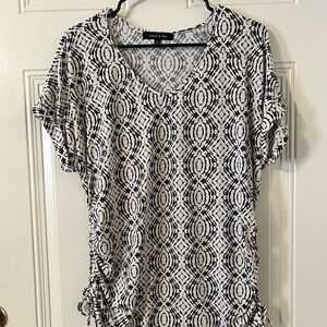 Black and White Geometric Print Top